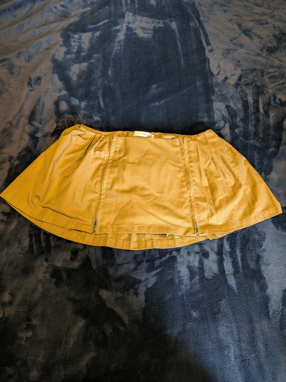 No Dress Women's Yellow Solid Satin Polyester Pleated Zip Mini Skirt Size M